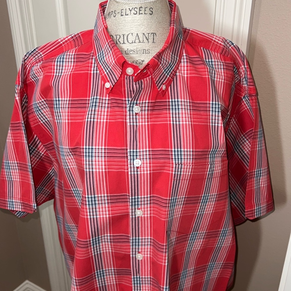 IZOD Short Sleeve Button-Down Collar Shirt in Excellent Like New Condition • EUC